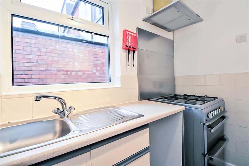 4, The Limes, Daisy Road - Image 1