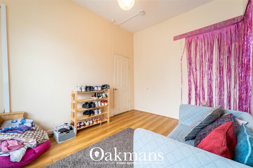 16, Katie Road - Image 22