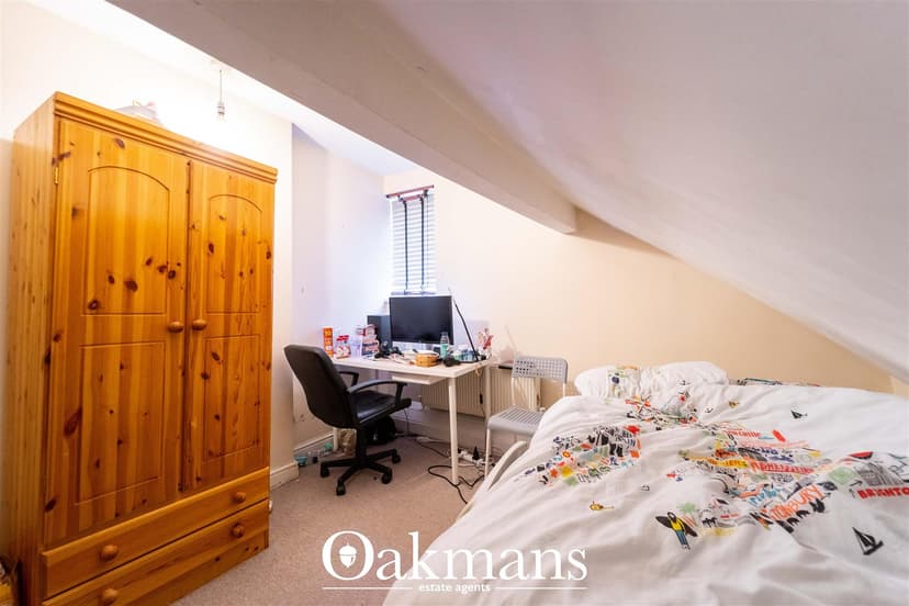 16, Katie Road - Image 16