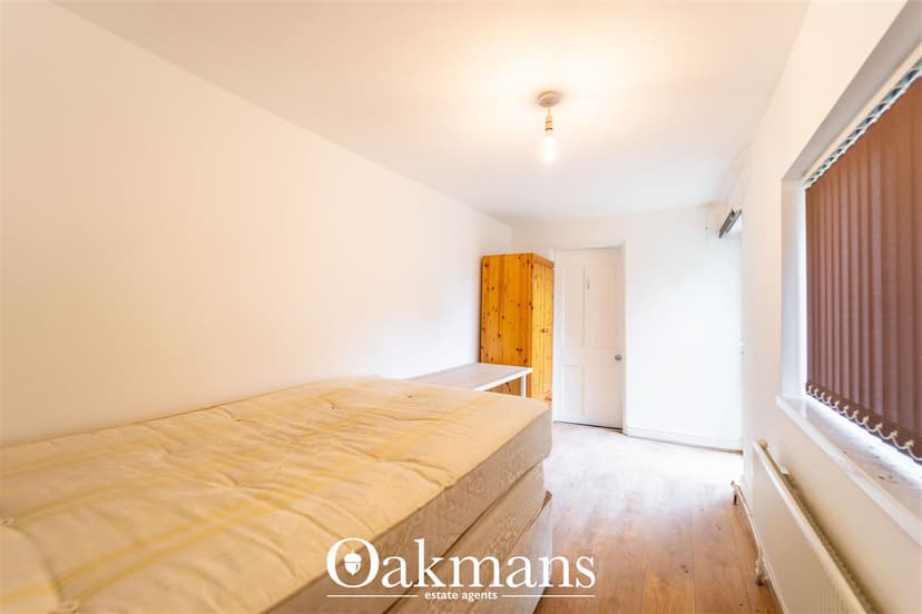 16, Katie Road - Image 11
