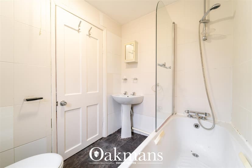 16, Katie Road - Image 7