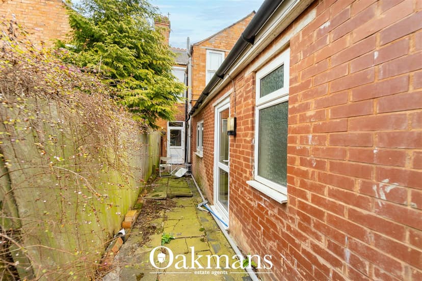 16, Katie Road - Image 1