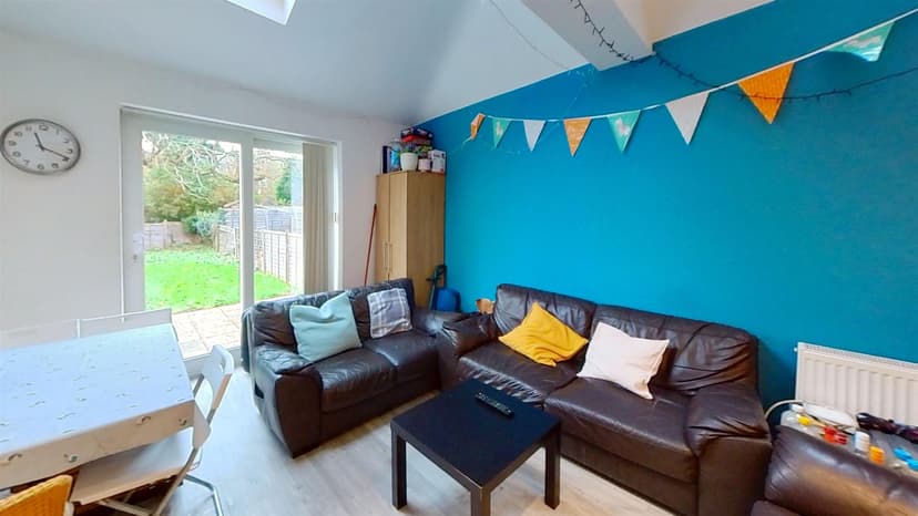 219, Tiverton Road - Image 9