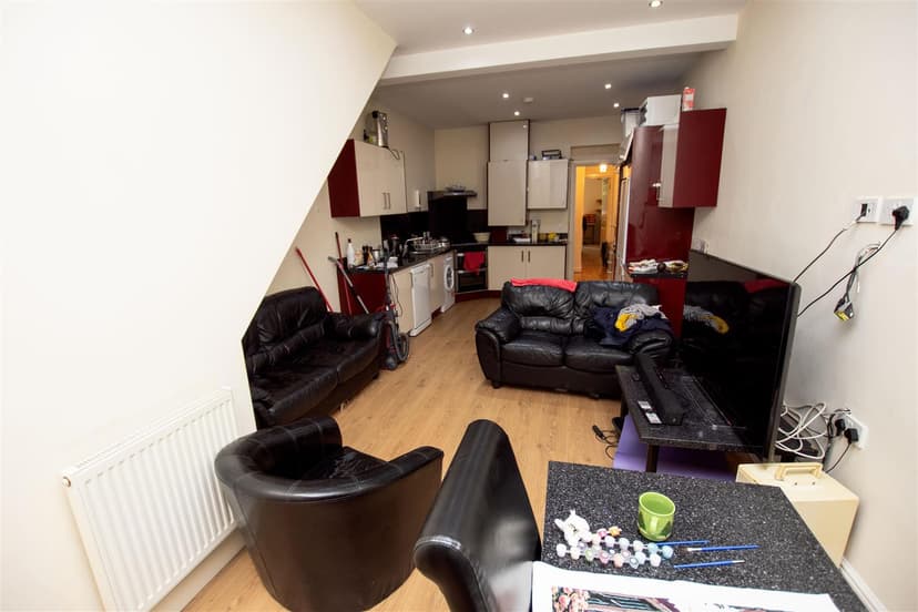 261, Tiverton Road - Image 11