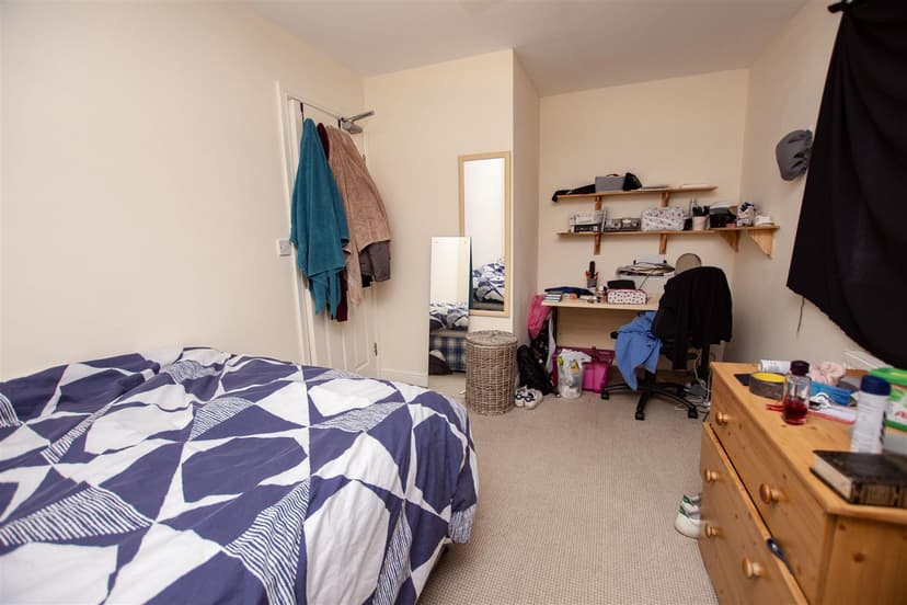 261, Tiverton Road - Image 6