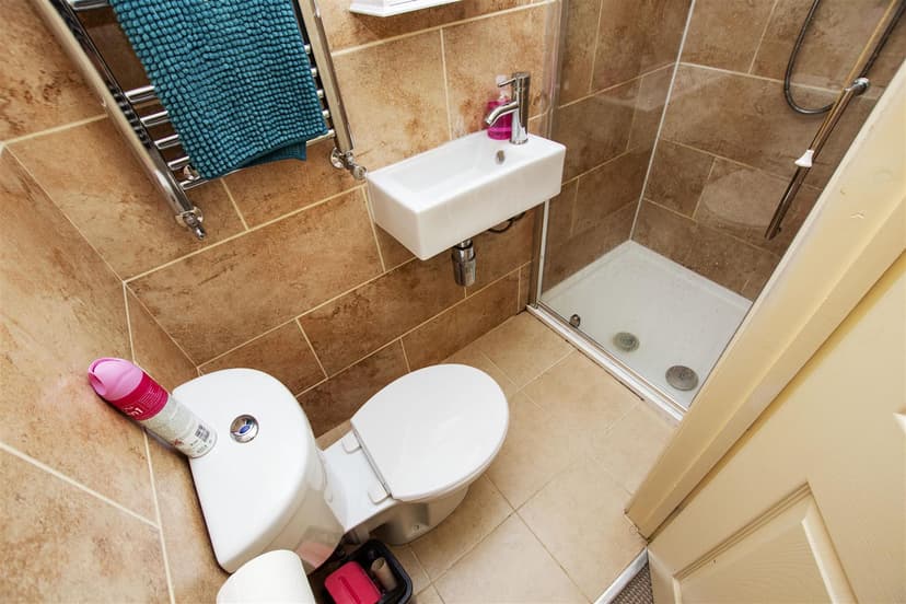 261, Tiverton Road - Image 3