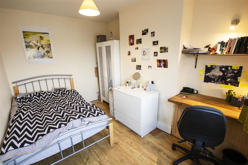 26, Nately Grove - Image 2