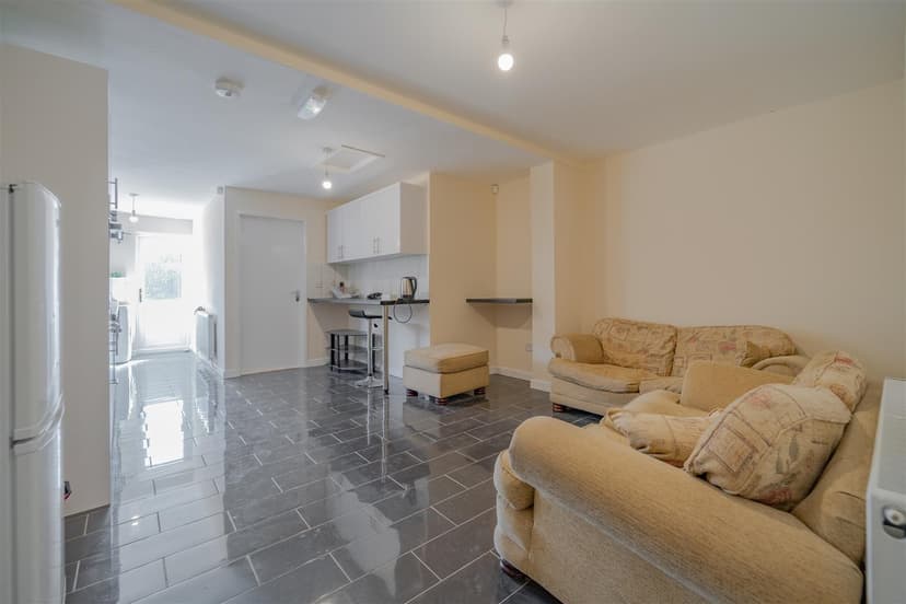 279, Reservoir Road - Image 6