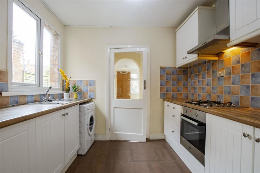 110, Warwards Lane - Image 11