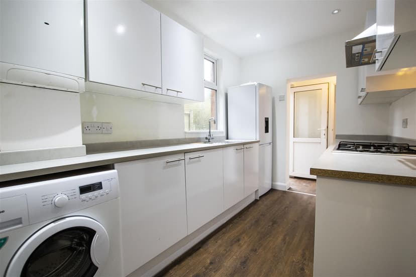 257, Warwards Lane - Image 10