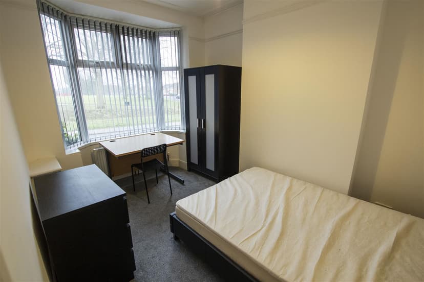 257, Warwards Lane - Image 5