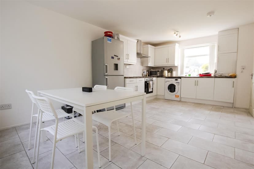 48, Leahurst Crescent - Image 4