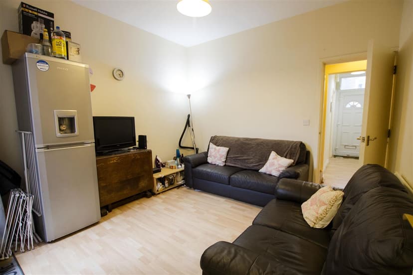 54, Gleave Road - Image 12