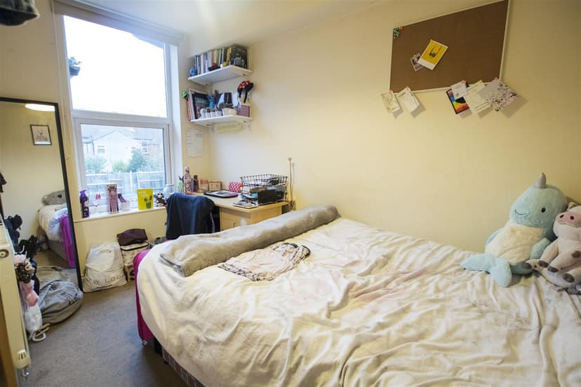 54, Gleave Road - Image 11