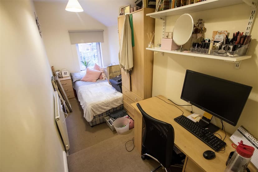 54, Gleave Road - Image 5