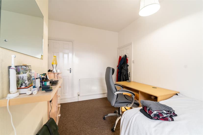 37, Exeter Road - Image 6