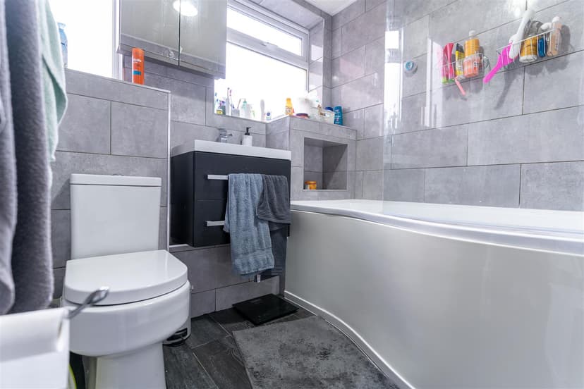 83, Milner Road - Image 3