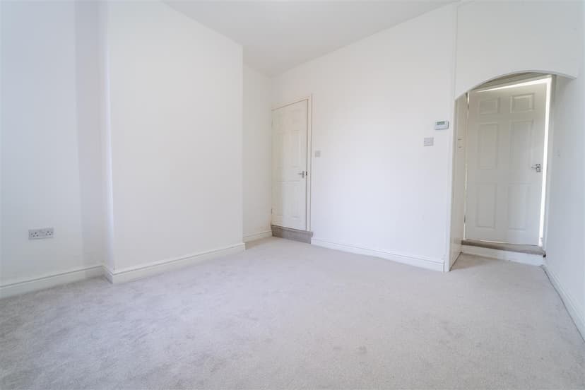 73, Gleave Road - Image 7