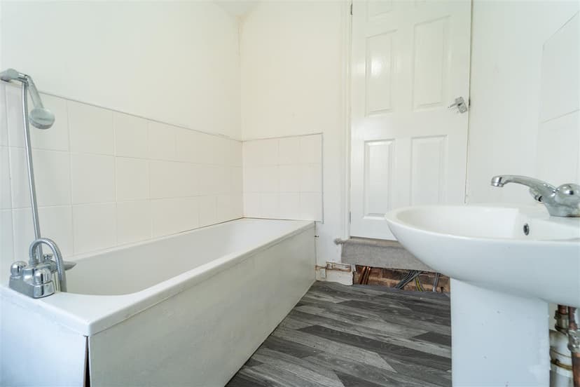 73, Gleave Road - Image 6