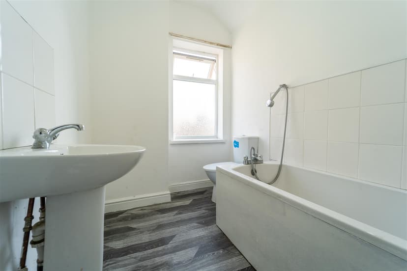 73, Gleave Road - Image 5