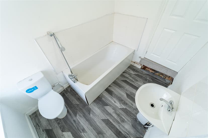 73, Gleave Road - Image 3