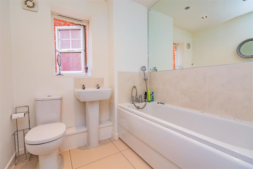 Flat 2, Ward Place - Image 2