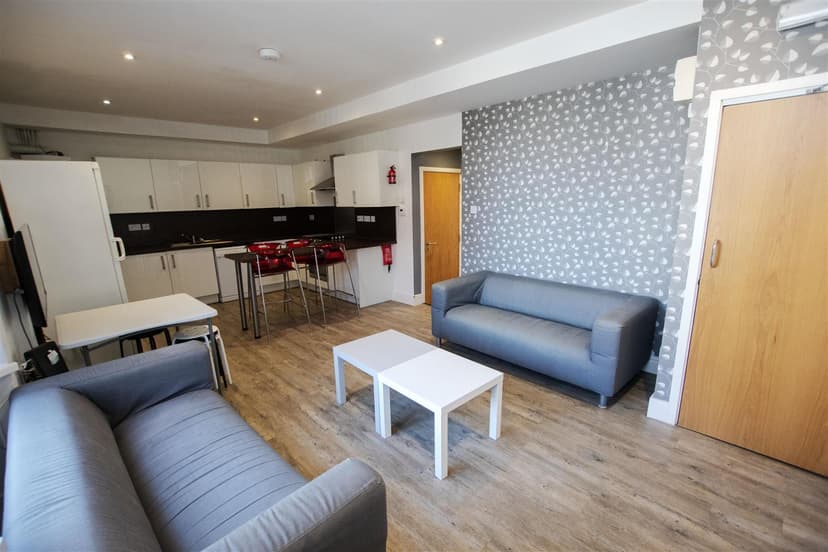 57, Harrow Road - Image 12
