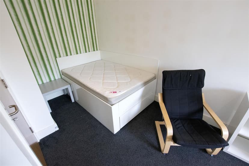 57, Harrow Road - Image 7