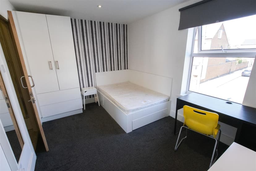 57, Harrow Road - Image 3