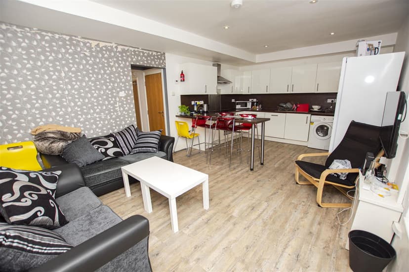 59, Harrow Road - Image 11