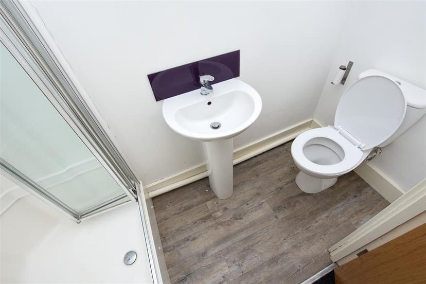 59, Harrow Road - Image 3