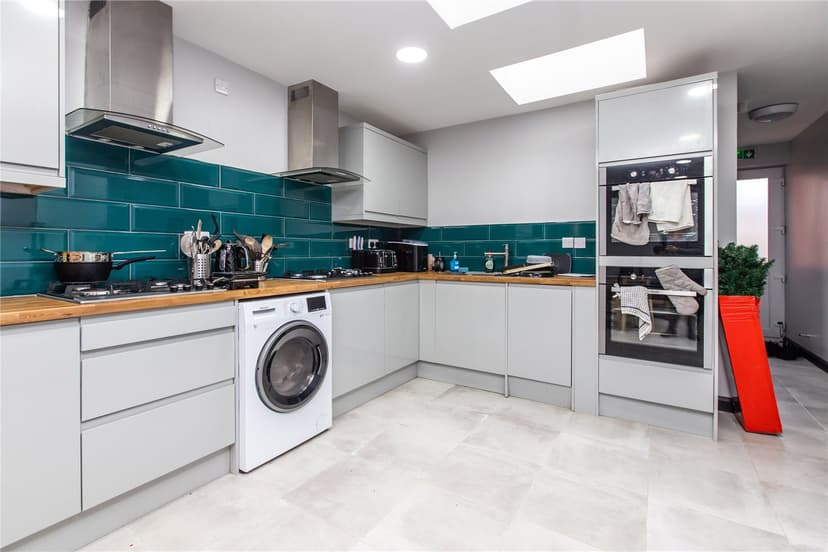 37, Harrow Road - Image 16