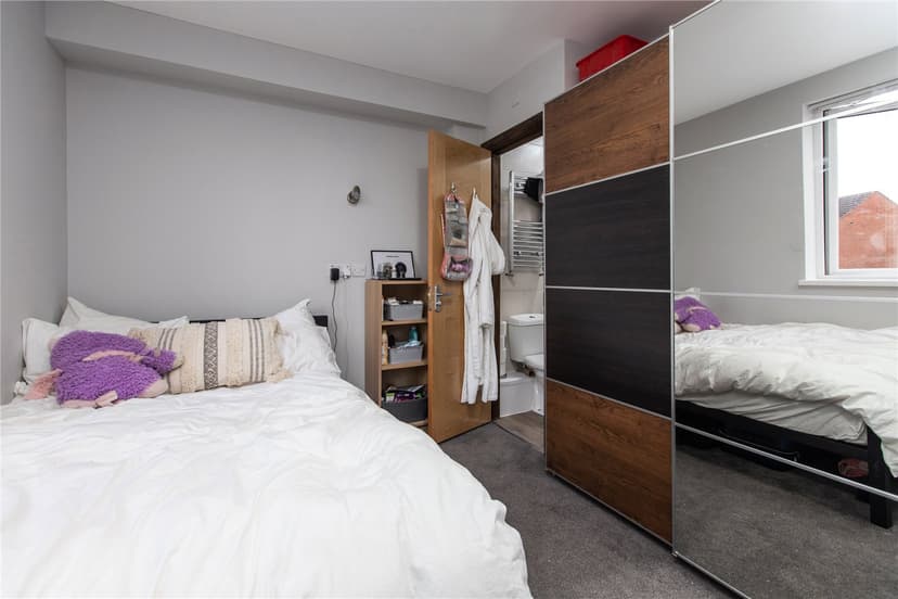 37, Harrow Road - Image 11