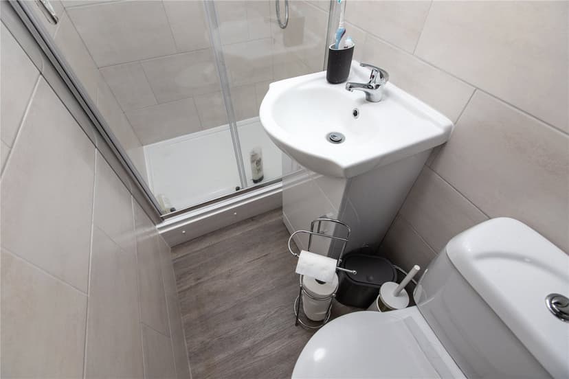 37, Harrow Road - Image 4
