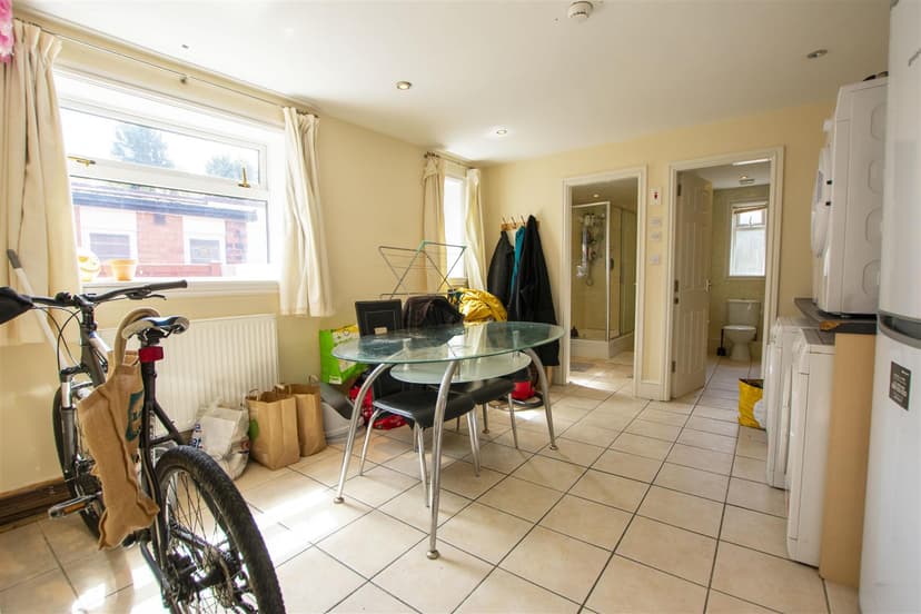 210, Heeley Road - Image 11