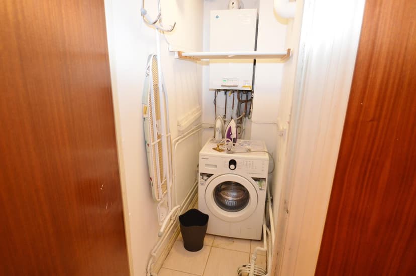 7 Jacoby Place, Priory Road - Image 3