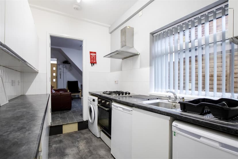 21, Teignmouth Road - Image 9