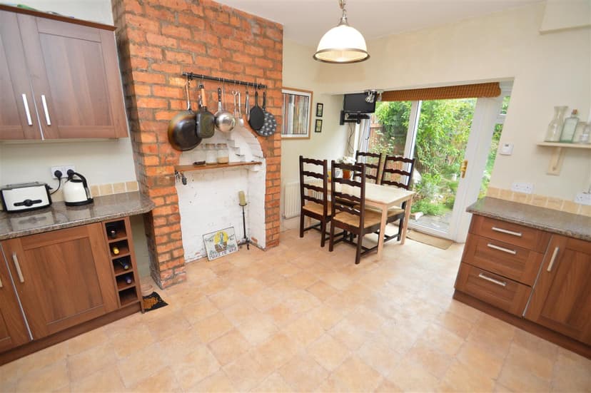 71, Reservoir Road - Image 4
