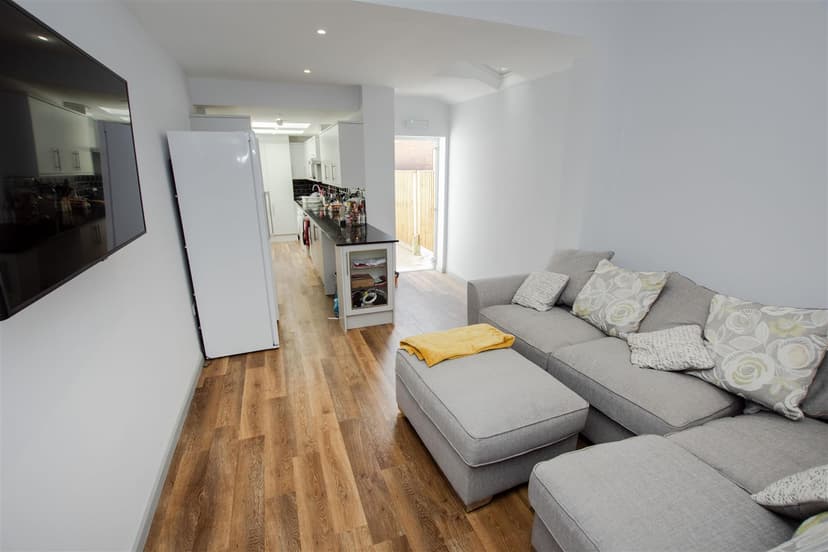 222, Hubert Road - Image 14