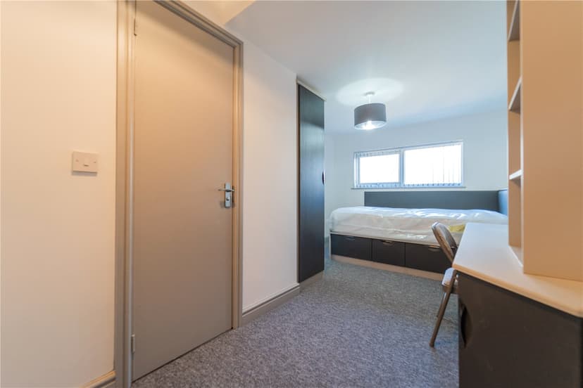 130, Raddlebarn Road - Image 4