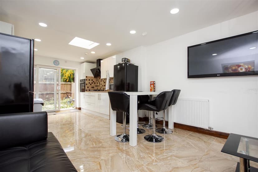 10, Holly Grove, Hubert Road - Image 12