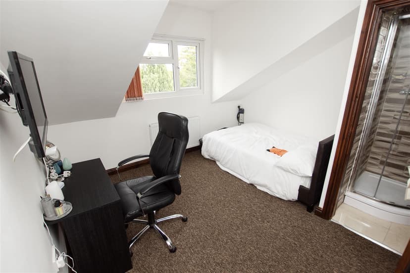 10, Holly Grove, Hubert Road - Image 6