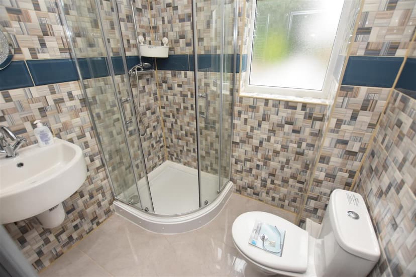 234a, Hubert Road - Image 2