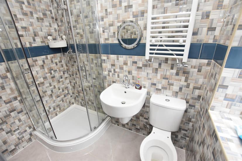 234a, Hubert Road - Image 1