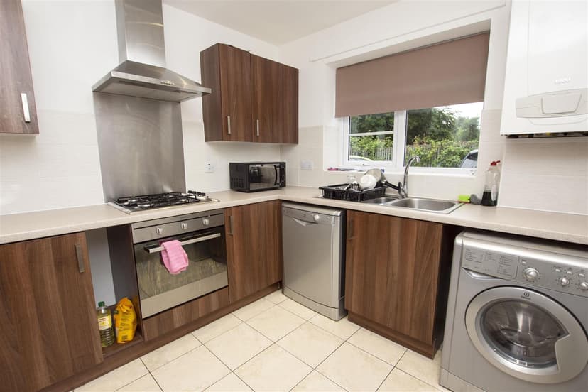 57, Elliott Road - Image 5