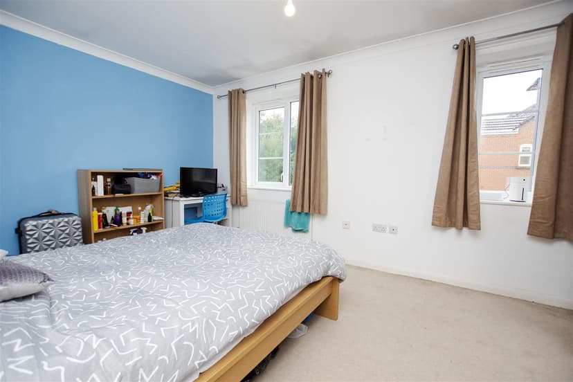 57, Elliott Road - Image 4