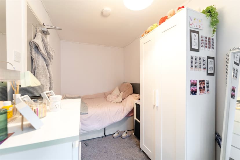 142, Heeley Road - Image 4