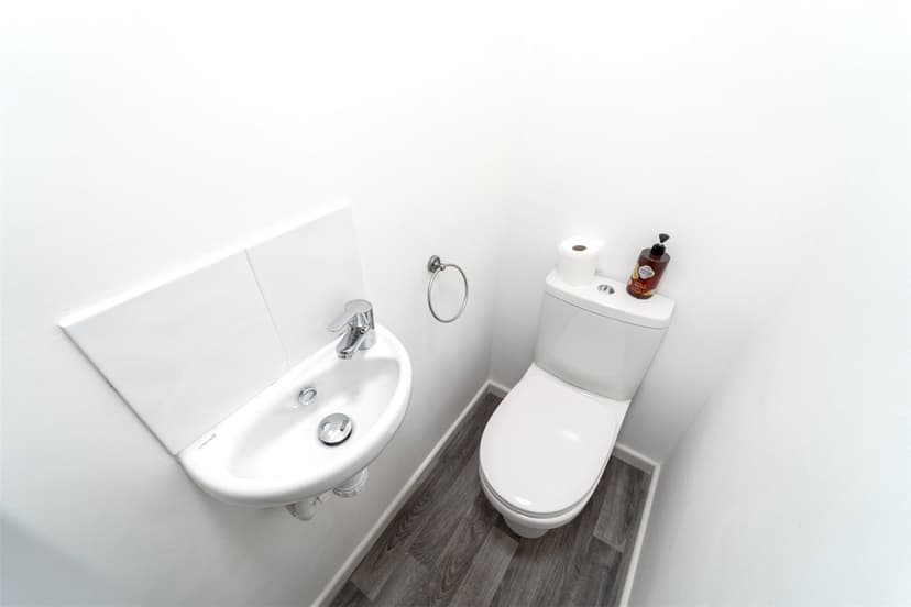 142, Heeley Road - Image 3