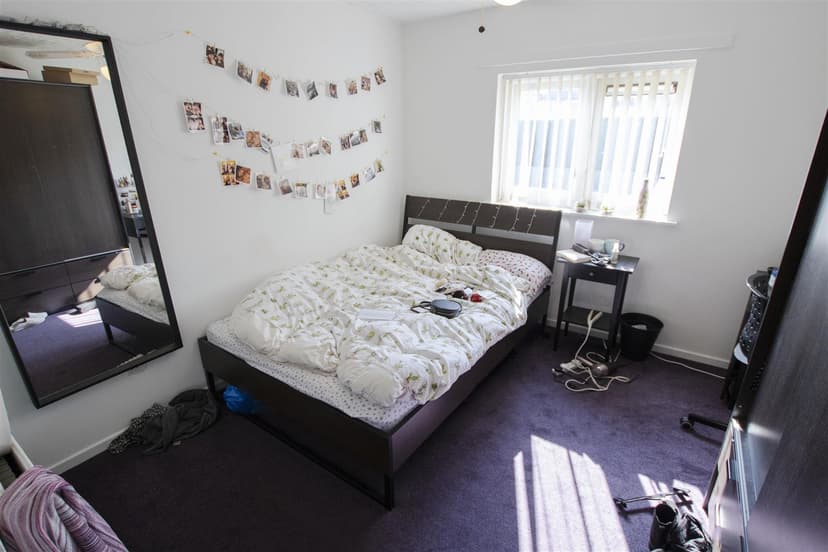49, Herons Way - Image 2