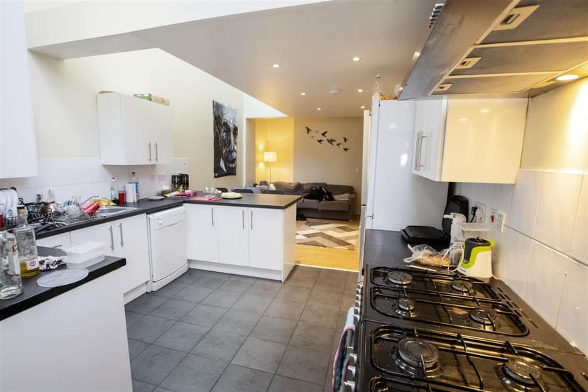 17, Heeley Road - Image 11